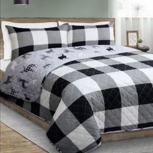 Queen size buffalo check quilt -still in package